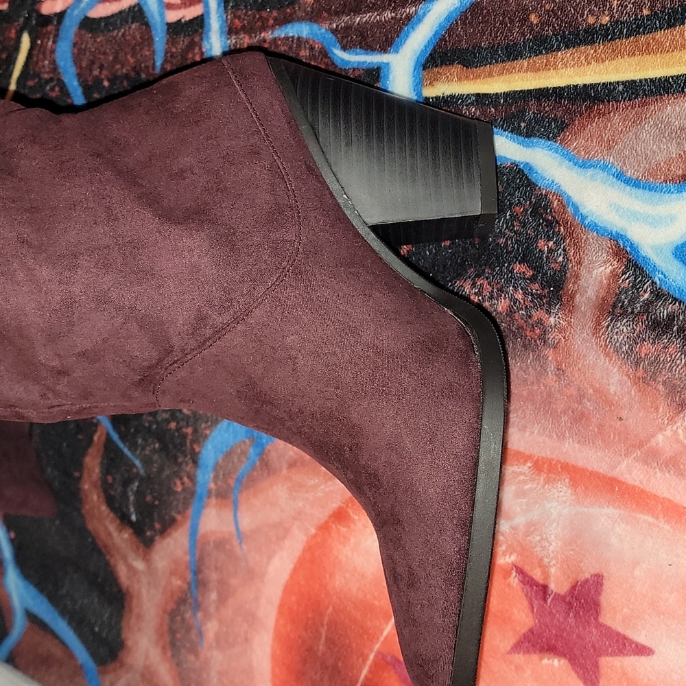Boots - Picture 2 of 5